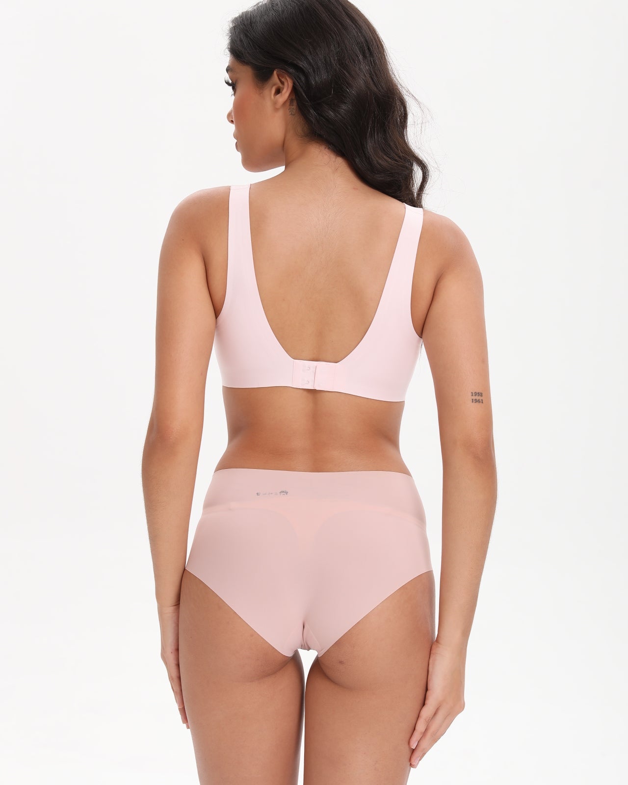 Seamless T-Shirt Sports Bra with Wireless Push - Up Lift | WingsLove Value Essential - WingsLove