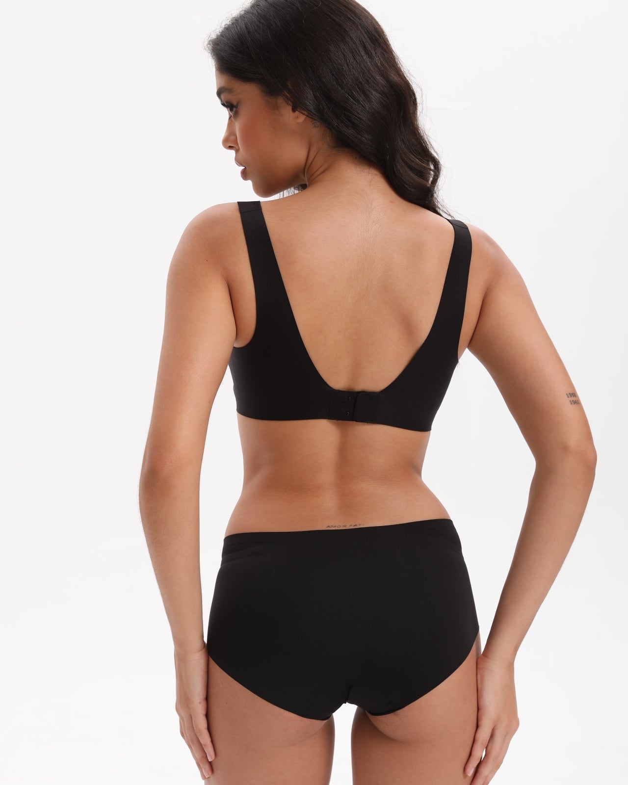Seamless T-Shirt Sports Bra with Wireless Push - Up Lift | WingsLove Value Essential - WingsLove