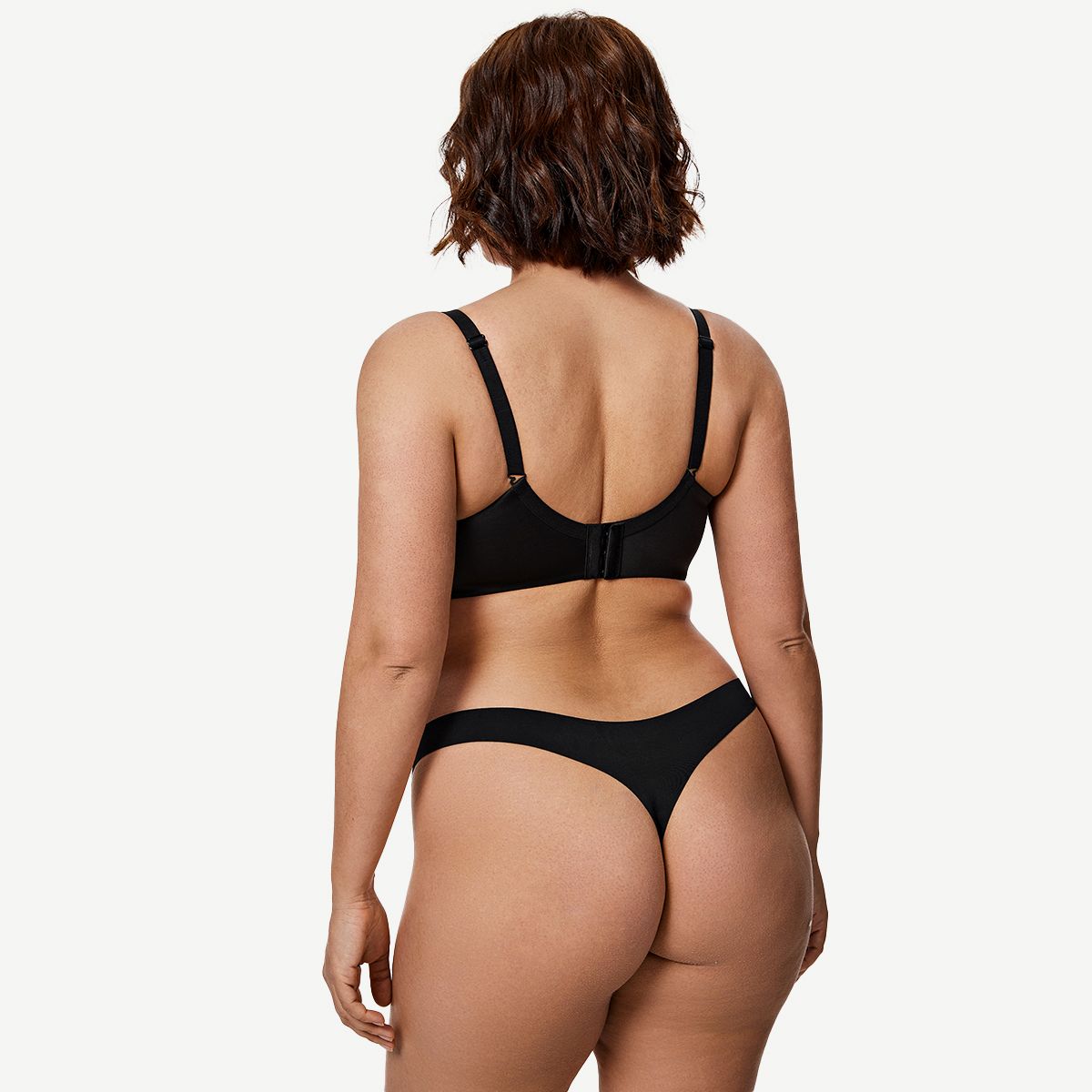 Seamless Plus Size Plunge Push-Up Bra Underwire, Black Wingslove