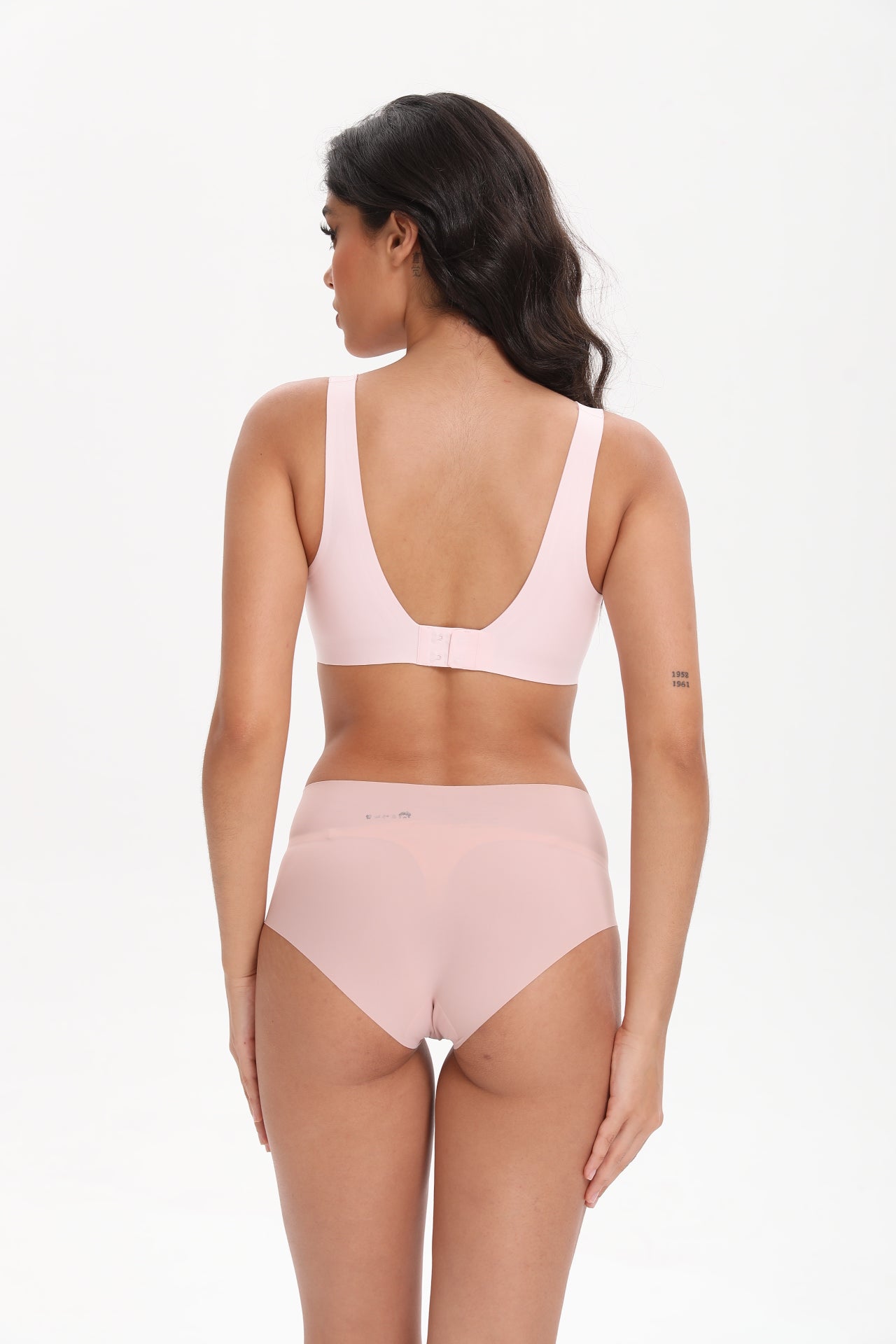 Seamless T-Shirt Sports Bra with Wireless Push - Up Lift | WingsLove Value Essential - WingsLove