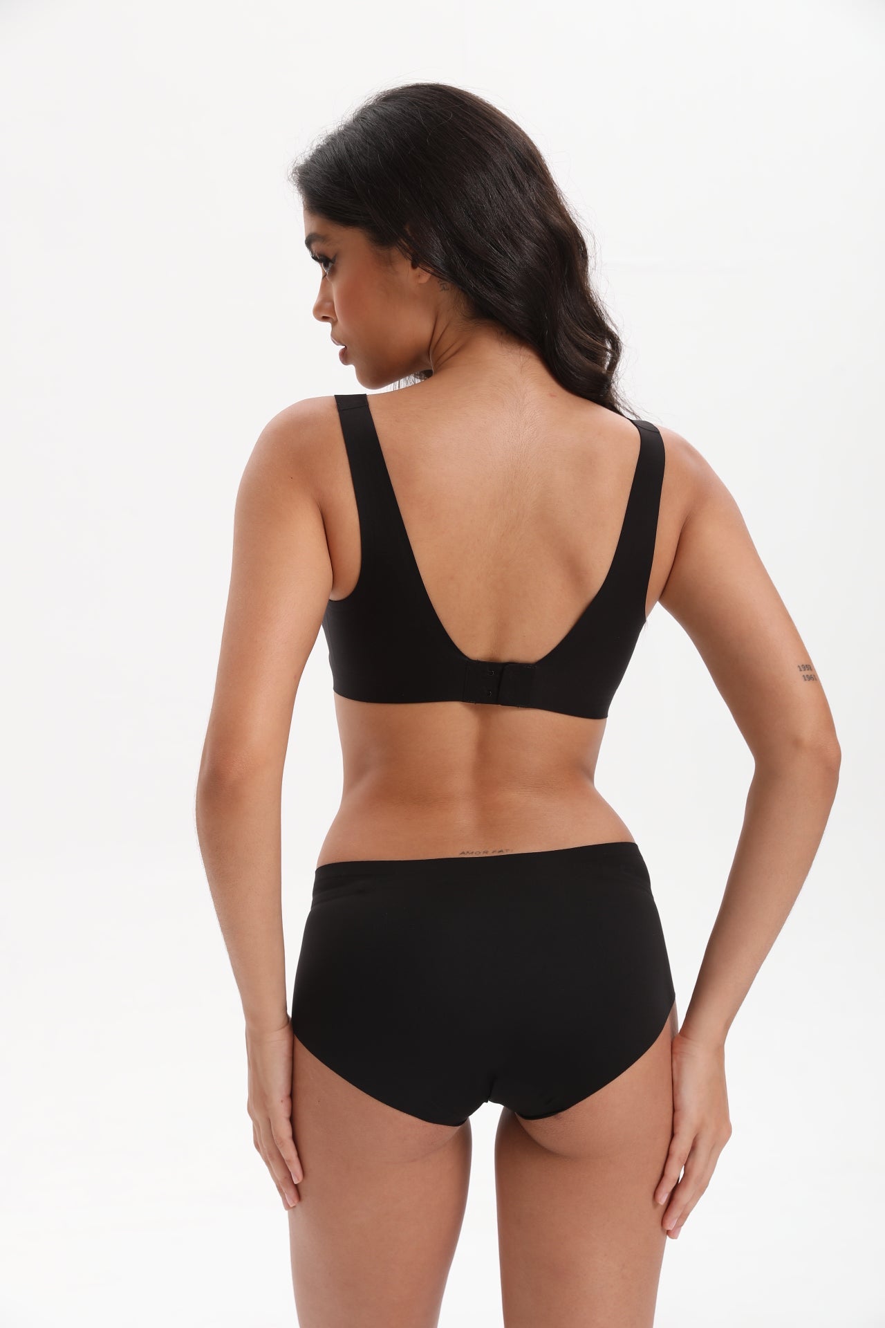 Seamless T-Shirt Sports Bra with Wireless Push - Up Lift | WingsLove Value Essential - WingsLove