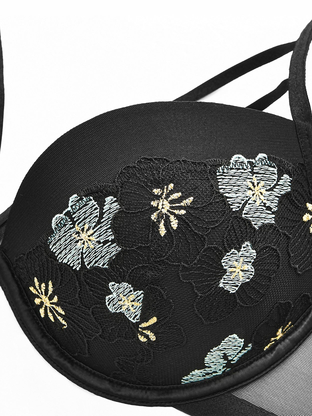 MUYMVO Big Girls Cute Floral Lace Embroidered Training Bra Lightweight  Wireless Lightly Lined Junior Starter Bra Daily Life Black : :  Clothing, Shoes & Accessories