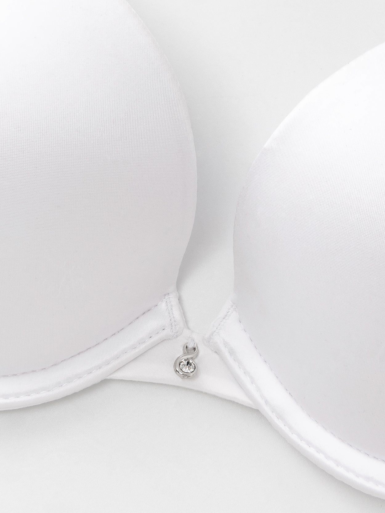Generous Dim underwire push-up bra white