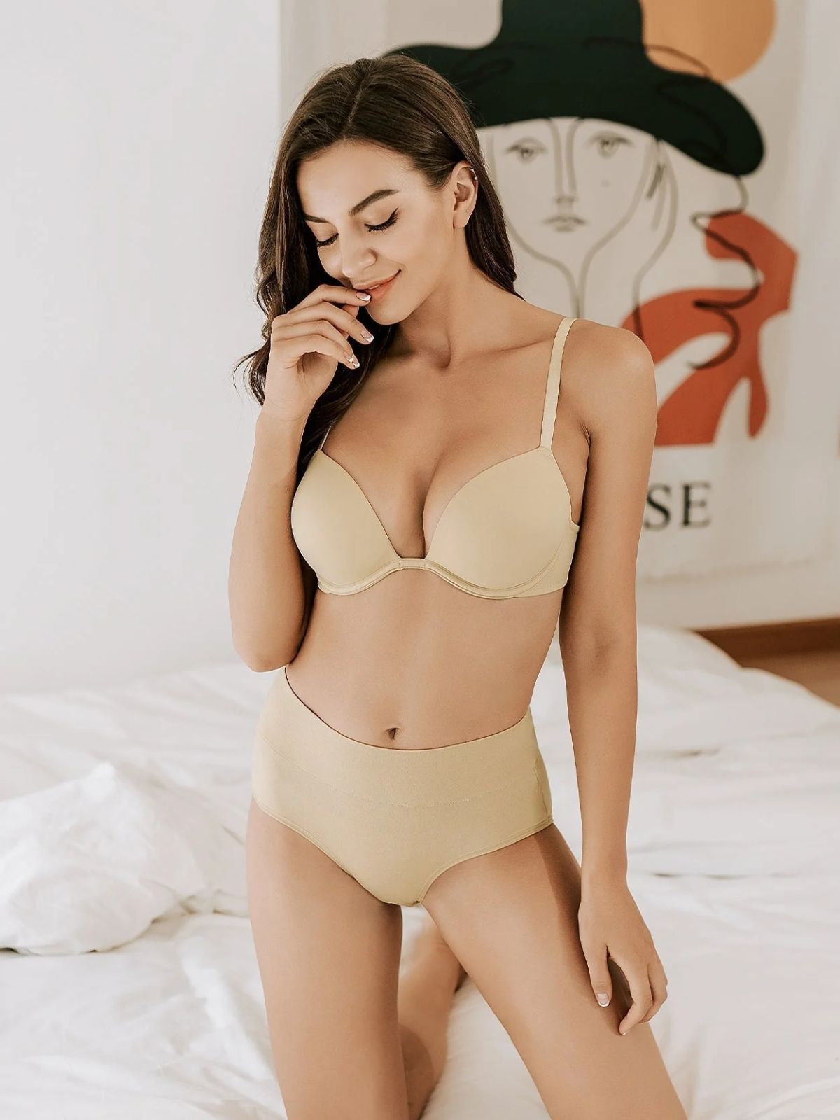 Underwire Bra, No-Poke Push-Up Bra, Moderate Coverage, Convertible T-Shirt  Bra Deep V Sexy Support Shape Uplift Underwire : : Clothing, Shoes
