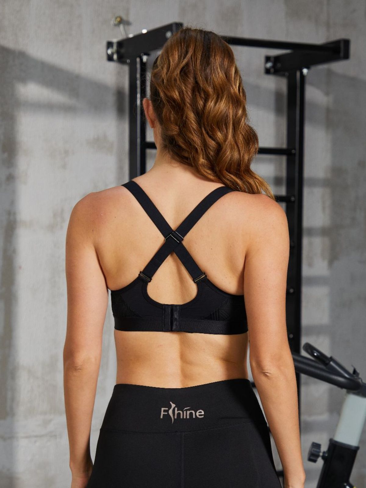Sports Bra with Criss-cross straps and Back Closure - NYK310